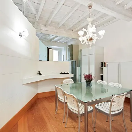 Gorgeous 3 Bed Flat Near Piazza Navona شقة روما