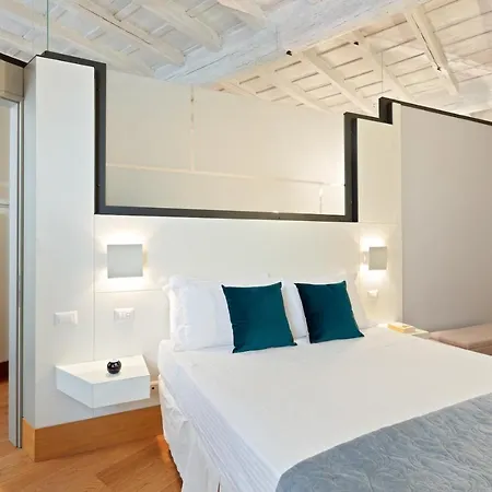 Gorgeous 3 Bed Flat Near Piazza Navona