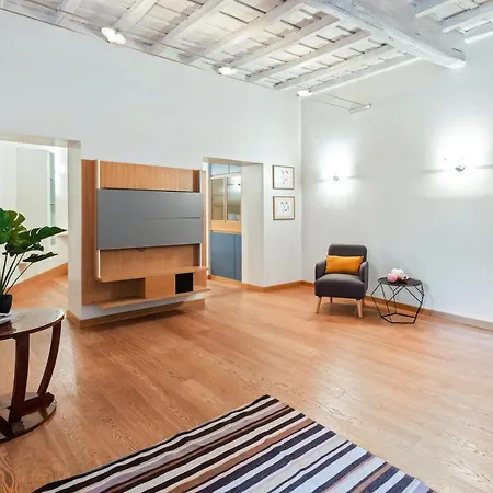 Gorgeous 3 Bed Flat Near Piazza Navona شقة
