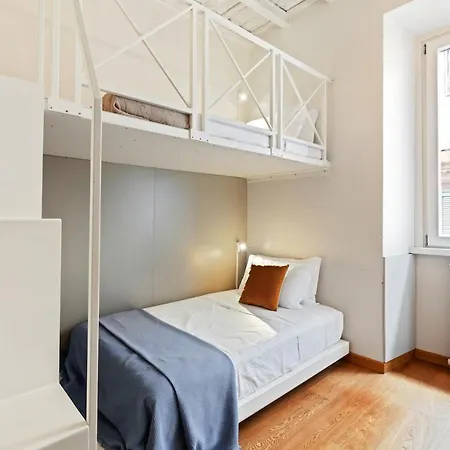 Gorgeous 3 Bed Flat Near Piazza Navona