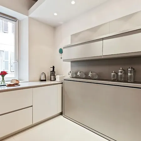 Gorgeous 3 Bed Flat Near Piazza Navona روما