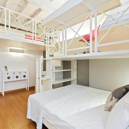 Gorgeous 3 Bed Flat Near Piazza Navona